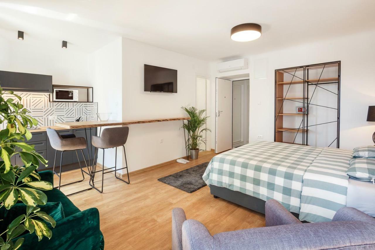 Central Rijeka Apartments CIOTTINA 24 Buitenkant foto